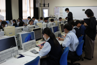 公開授業レポート｜情報を見える形にする授業を実施