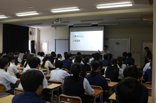 学年集会を実施しました