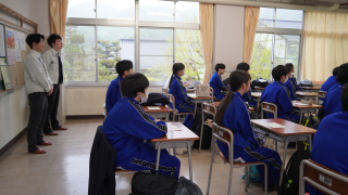 雨の中でスタートした防災キャンプ1日目（1年地域ビジネス科）