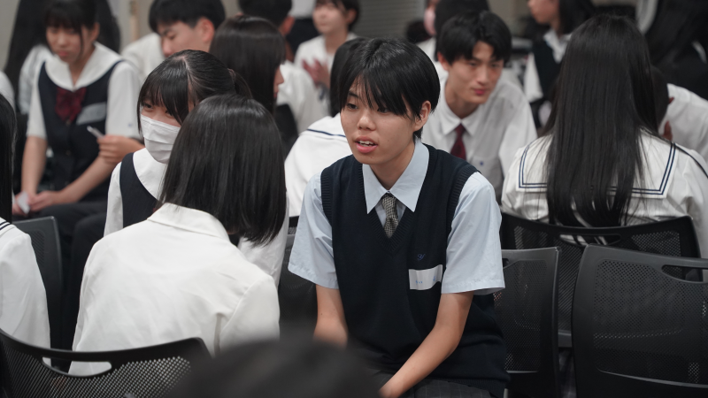 他校の生徒と交流し、さまざまな考え方に触れる