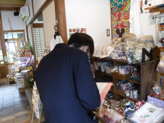 やかげ学実践の商品開発で本陣通りを散策しました。